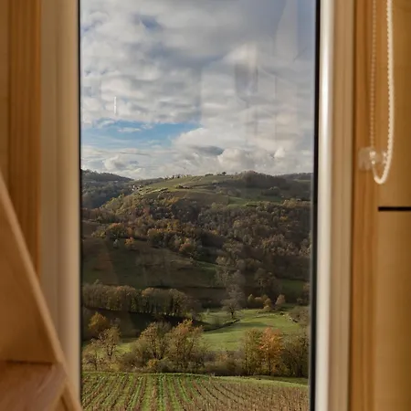 Belvedere Du Bugey - Refuge Dans Les Cepages Holiday home *